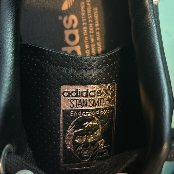 New without tags. Stan smith adidas. Size 9 - Picture 4 of 6